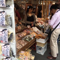 Photo taken at Tsukiji Market by  Vasit B. on 11/8/2016