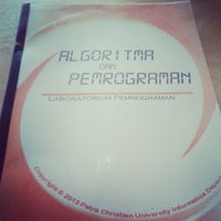 Review Gedung W UK Petra