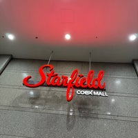 Photo taken at Starfield COEX Mall by ~ 5 u p p @ 7 o v 3 ~ on 12/29/2023