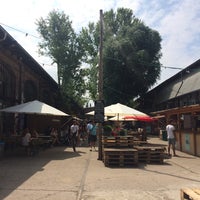 7/24/2016 tarihinde Chris M.ziyaretçi tarafından Kiez99 Village Market'de çekilen fotoğraf
