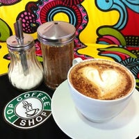 Photo prise au TOP COFFEE SHOP &amp;amp; JUICE BAR par Alfonso M. le11/24/2012