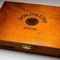 Foto scattata a Don Collins® Cafe &amp;amp; Cigars da Don Collins® Cafe &amp;amp; Cigars il 5/28/2017