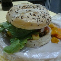 Photo taken at The Grizzly&amp;#39;s Hamburguesas al Carbón by Fas S. on 12/22/2012