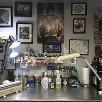 2/5/2018 tarihinde Victor R.ziyaretçi tarafından Lucky 7 Tattoo &amp;amp; Piercing'de çekilen fotoğraf