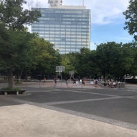 Photo taken at 代々木公園バスケットボールコート by Takeshi Y. on 8/8/2019
