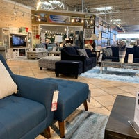 Foto scattata a American Furniture Warehouse da JD S. il 11/9/2019