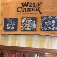 รูปภาพถ่ายที่ Wolf Creek Restaurant &amp;amp; Brewing Co. โดย JD S. เมื่อ 8/2/2019