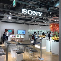 Photo taken at Sony Store by Ken on 10/23/2016