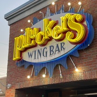 Photo taken at Pluckers Wing Bar by B B. on 9/30/2023