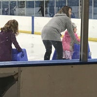 1/19/2018 tarihinde Jennifer M.ziyaretçi tarafından Extreme Ice Center'de çekilen fotoğraf