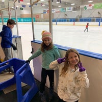 12/21/2019 tarihinde Jennifer M.ziyaretçi tarafından Extreme Ice Center'de çekilen fotoğraf