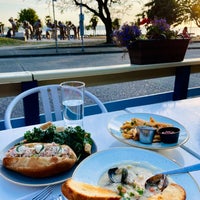 Foto diambil di Papi’s Seafood And Osyter Bar oleh Vesna pada 8/21/2022