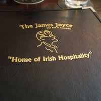 Foto tirada no(a) James Joyce Irish Pub por Luke D. em 3/21/2018