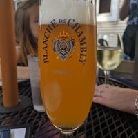 Photo taken at Four Moon Tavern by Dave V. on 5/30/2019