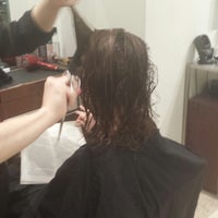 Снимок сделан в Mario Tricoci Hair Salon &amp;amp; Day Spa - Chicago пользователем Lainey C. 8/25/2013