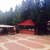 Снимок сделан в Tınaztepe Mağaraları Restaurant &amp;amp; Dinlenme Tesisleri пользователем Tınaztepe Mağaraları Restaurant &amp;amp; Dinlenme Tesisleri 4/21/2015