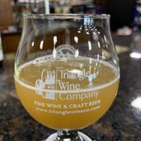 4/13/2022 tarihinde Beer S.ziyaretçi tarafından Triangle Wine Company'de çekilen fotoğraf