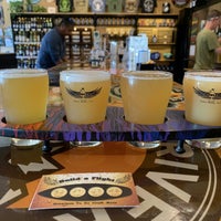 4/2/2022 tarihinde Beer S.ziyaretçi tarafından Growlers To Go - Kitty Hawk'de çekilen fotoğraf