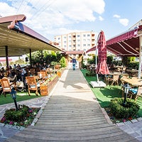 4/29/2015 tarihinde Çamlıca Cafe &amp;amp; Bistroziyaretçi tarafından Çamlıca Cafe &amp;amp; Bistro'de çekilen fotoğraf