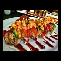 Foto tomada en Oops! Sushi &amp; Sake Bar  por Matt W. el 10/3/2012