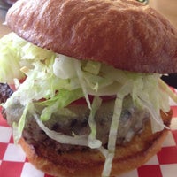 Foto tirada no(a) 400° Gourmet Burgers &amp;amp; Fries por Vino Las Vegas em 6/16/2013