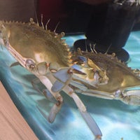Foto diambil di Crab Corner Maryland Seafood House oleh Vino Las Vegas pada 4/20/2016