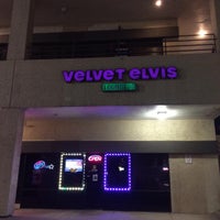 Foto scattata a The Velvet Elvis da Moor  Of Dundee L. il 7/24/2015
