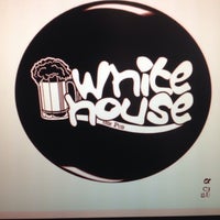 12/8/2015にOlcay K.がWhite House Cafe &amp;amp; Barで撮った写真