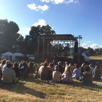 รูปภาพถ่ายที่ Le Rocher de Palmer โดย Elodie A. เมื่อ 7/13/2016