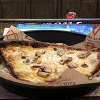 Photo taken at City Slice Pints + Pizza by Jess V. on 11/25/2018