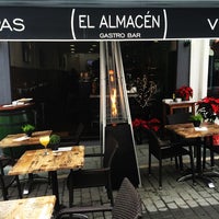 Foto tomada en El Almacen Gastro Bar &amp;amp; Tapas Bar  por El Almacen Gastro Bar &amp;amp; Tapas Bar el 4/22/2015