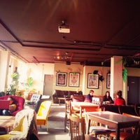 Photo prise au Platform Cafe, Bar, Terrace par Aseel O. le10/30/2012