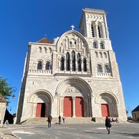 10/12/2022にTorzin SがBasilique Sainte-Marie-Madeleineで撮った写真