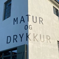 Foto diambil di Matur og Drykkur oleh Torzin S pada 9/18/2022