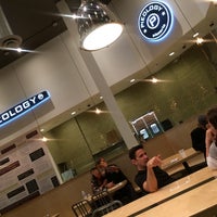 Photo taken at Pieology Pizzeria by Veronica B. on 7/20/2015