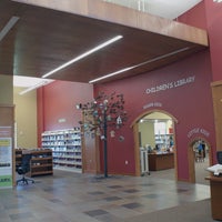 10/6/2012에 Delafield Library님이 Delafield Public Library에서 찍은 사진