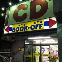 Photo taken at BOOKOFF 246川崎梶ヶ谷店 by Apuru S. on 1/9/2016