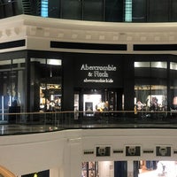 Photo taken at Abercrombie &amp;amp; Fitch by Patrick M. on 9/22/2018