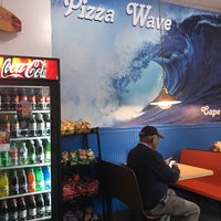 5/7/2017にJenn S.がPizza Wave Cape Codで撮った写真
