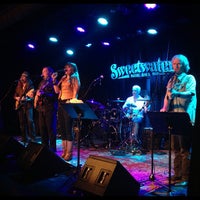 Foto tomada en Sweetwater Music Hall  por BuenProvechoFarm el 10/26/2012
