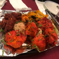 12/25/2018 tarihinde Elizabeth K.ziyaretçi tarafından Omar Shariff Authentic Indian Cuisine'de çekilen fotoğraf