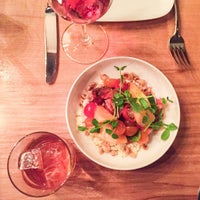 9/28/2016 tarihinde Find. Eat. Drink.ziyaretçi tarafından Allium Restaurant + Bar'de çekilen fotoğraf
