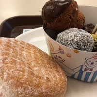 Photo taken at Mister Donut by mono93 on 5/13/2018