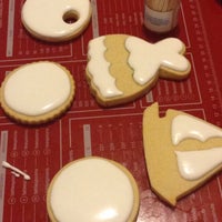 Foto tirada no(a) Pasteleria y Cupcakes, Diseño de pasteles en Fondant y galletas decoradas | pasteleriaycupcakes.com por Alejandro L. em 2/14/2016