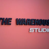 Photo prise au The Warehouse Studio par Patricia C. le12/2/2012