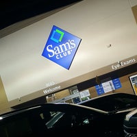 Photo taken at Sam&amp;#39;s Club by Caramels&amp;#39; D. on 1/22/2017