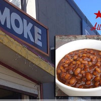 Foto tirada no(a) Smoke Berkeley  BBQ, Beer, Home Made Pies and Sides from Scratch por Smoke Berkeley  BBQ, Beer, Home Made Pies and Sides from Scratch em 4/25/2015