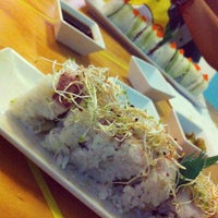 Foto tirada no(a) Tokyo Sushi Mid por Israel P. em 9/29/2013