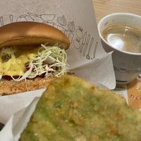 Photo taken at MOS Burger by yuri 　. on 3/11/2023