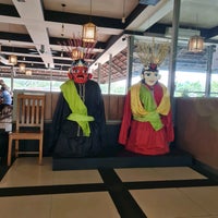 Photo taken at Restoran Ikan Bakar &amp;quot;KARIMATA&amp;quot; Taman Anggrek TMII by Dandy S. on 3/23/2022